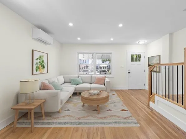 15051 Foch Boulevard, Jamaica, NY 11434