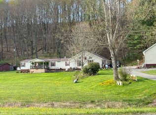 970 Lawn Rd, Meadow Bridge, WV 25976