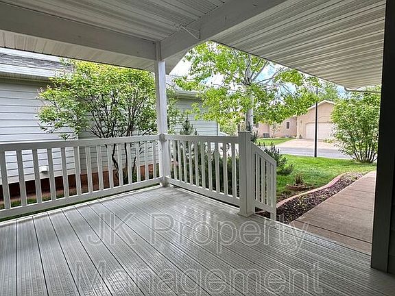4th image of 3209 Wild Rose Ln