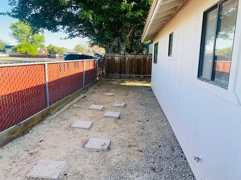433 Timothy Way — Photo 7