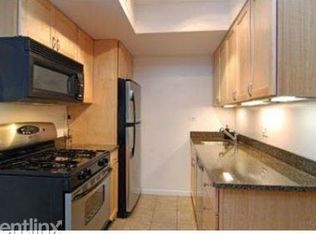 639 W Wellington Ave, Chicago, IL 60657