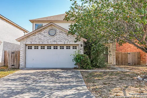 1210 Crossing Oaks Photo 1