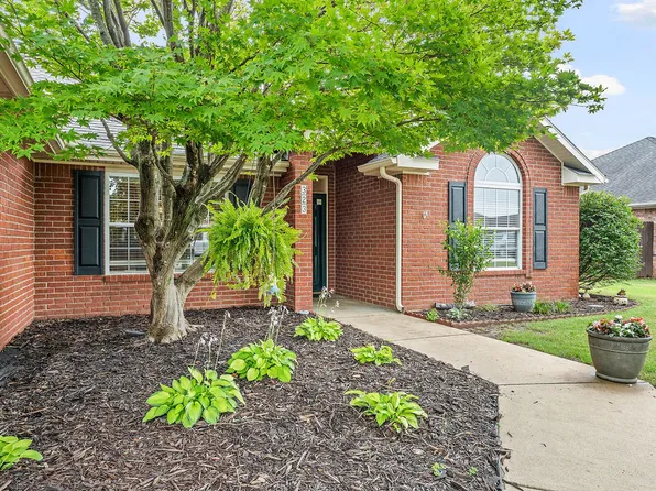 323 Center Dr, Lowell, AR 72745