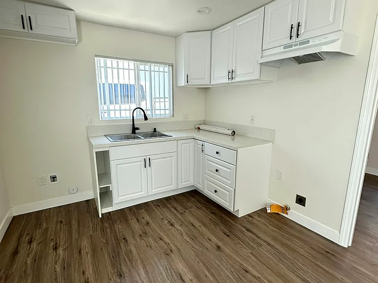 13187 Splendora Ave #13185-3/4 — Photo 8