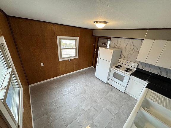 5th image of 1064 S Grove Ave
