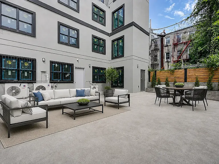 431 Warwick St #2B — Photo 14