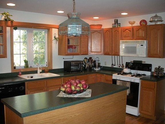 Kitchen with island!
