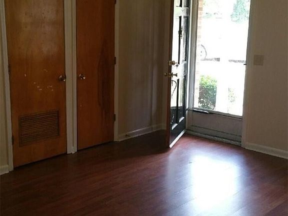 4th image of 505 W Warren St #B11