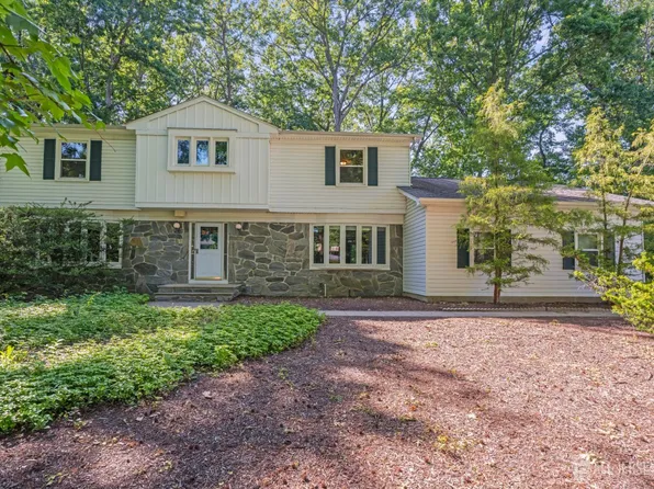 40 Independence Dr, East Brunswick, NJ 08816