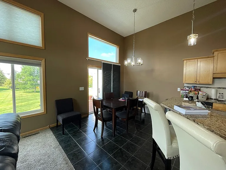 20579 Hampshire Way — Photo 3