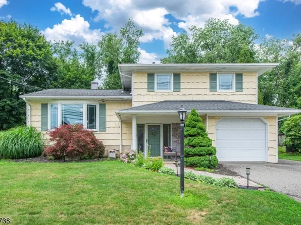 177 Clover Hill Dr, Mount Olive Twp., NJ 07836