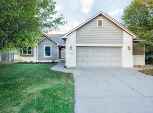 312 Pecan Ct, Andover, KS 67002