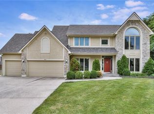 605 NE Plumbrook Pl, Lees Summit, MO 64064
