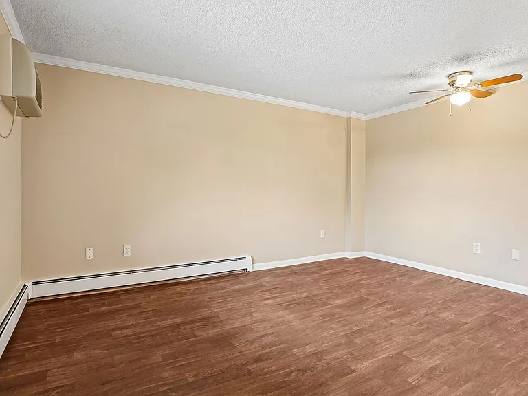 Knollwood and Tanglewood Apartments — Photo 26