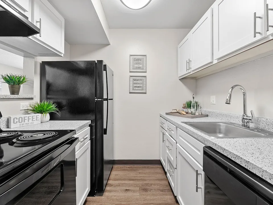 Hickory - 2 Bed / 2 Bath - 855 Sq.Ft.