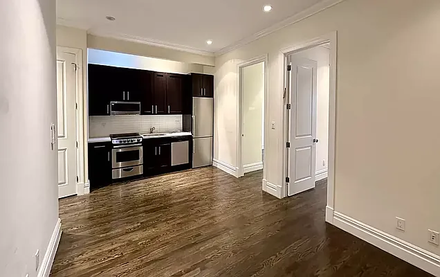 Rented by Avenues Real Estate | media 11