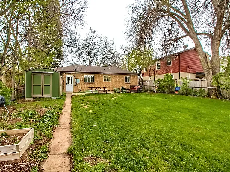 769 Poplar St — Photo 24