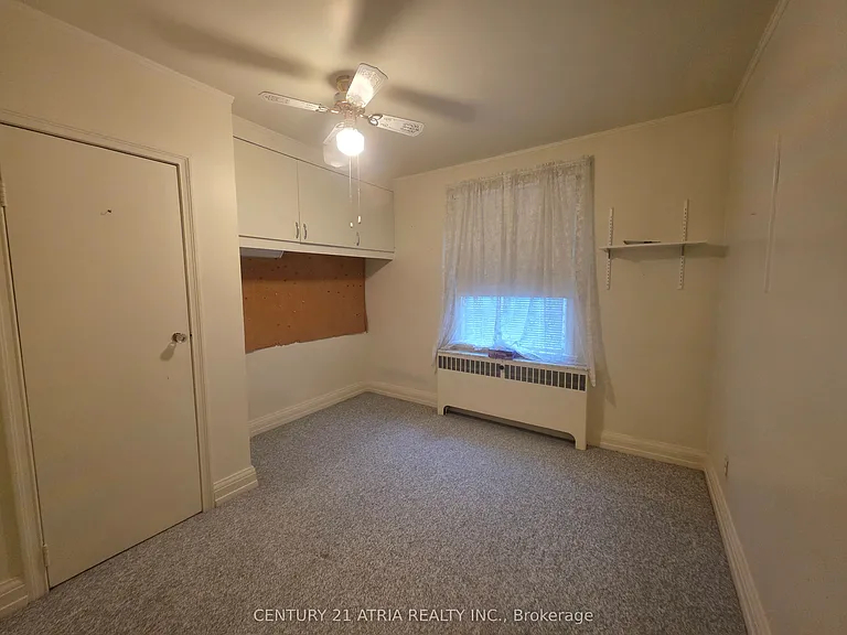 32 Meadowview Ave — Photo 12