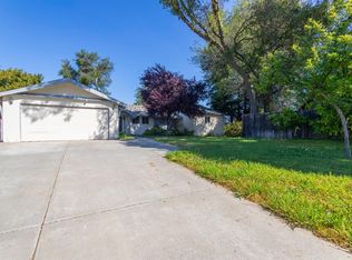 8733 Kiowa Ct, Orangevale, CA 95662