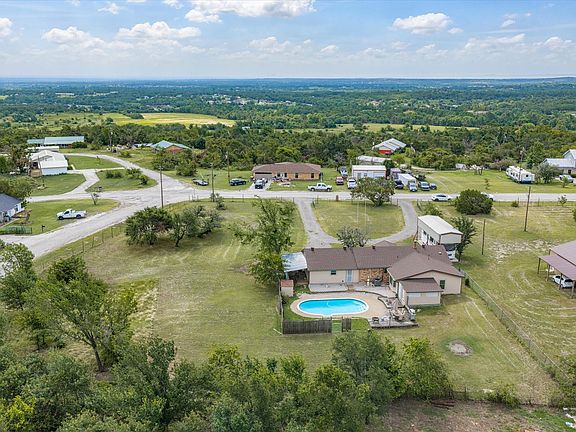 2nd image of 704 Land Of Goshen Dr
