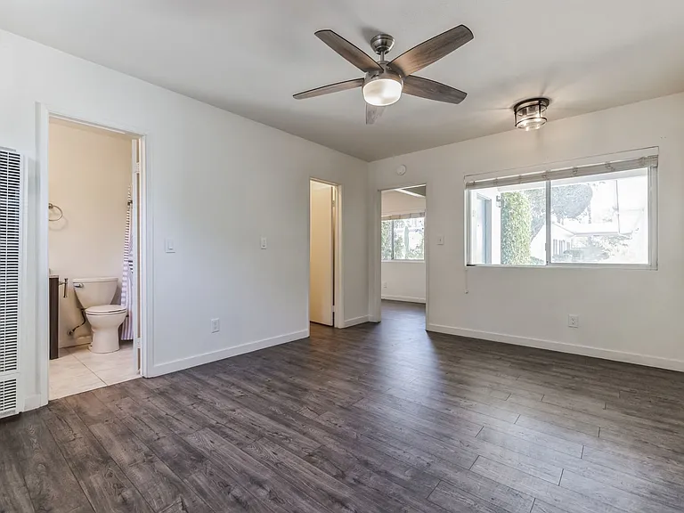 588 E. Mel Avenue - Hermosa Palms — Photo 30