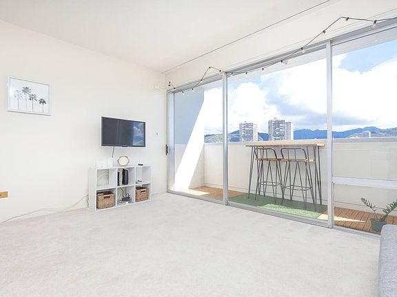 5th image of 2281 Ala Wai Blvd APT 902