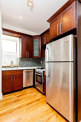 Rented by Elite NY Holdings | media 4