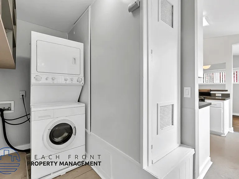 2674 Elden Ave. — Photo 11