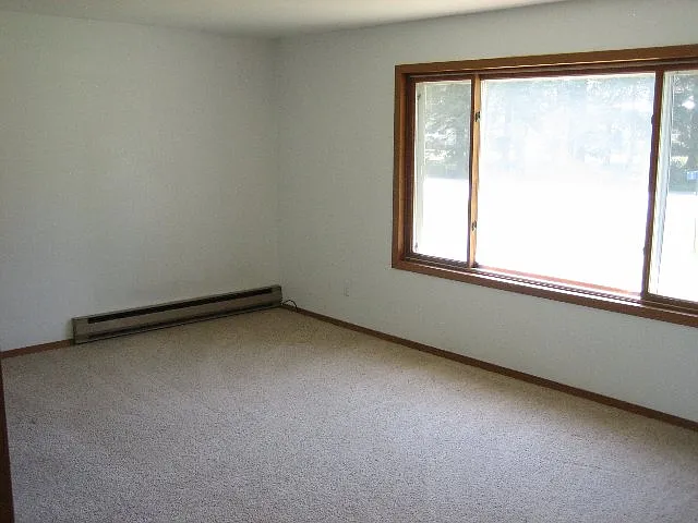 3 E Riverside Rd — Photo 4