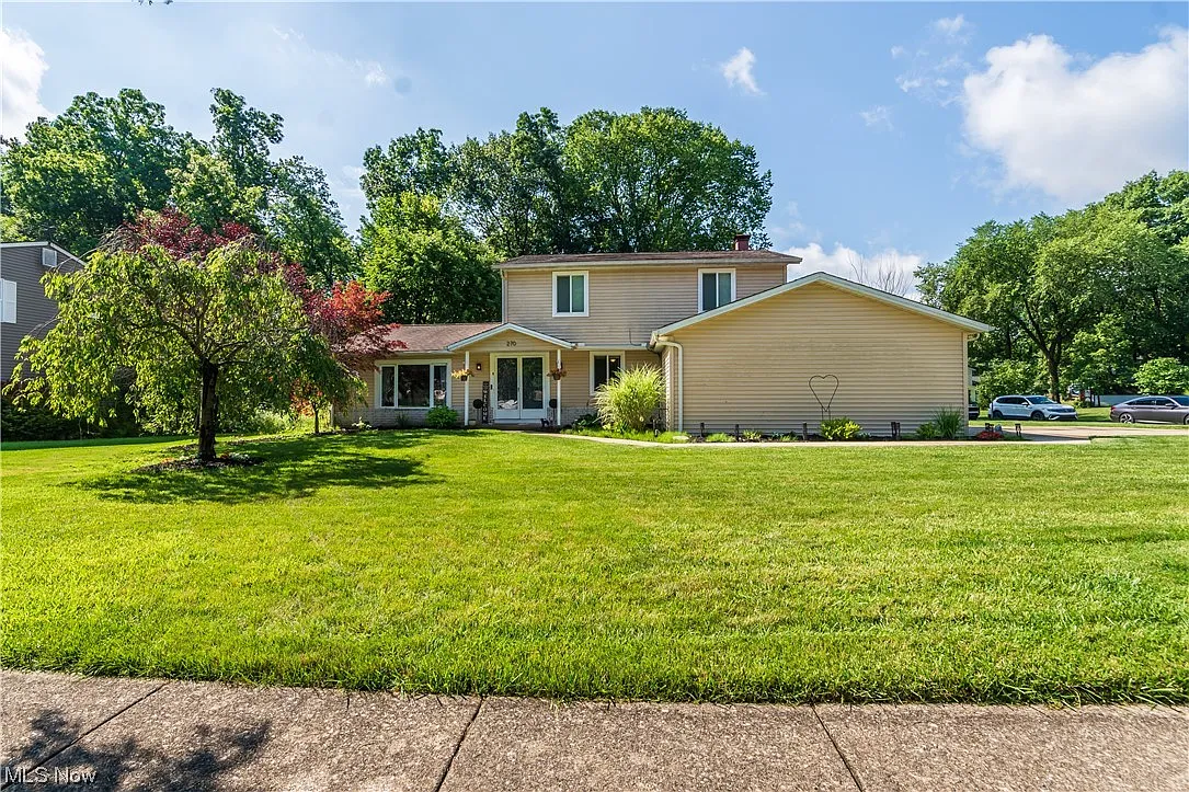 270 Chatham Dr photo 1