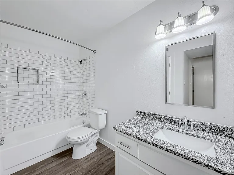 302 Easy St #B — Photo 14