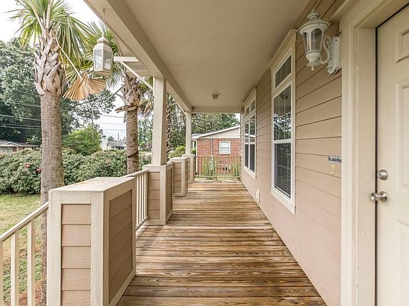3rd image of 111 Linda Dr