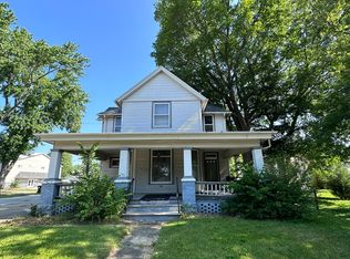 152 W Clinton Ave, Farmer City, IL 61842