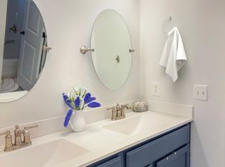 921 Lincoln Ave, Falls Church, VA 22046