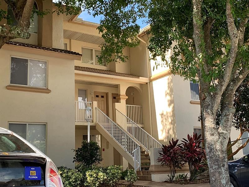 1st image of 18204 Glenmoor Dr