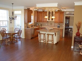 8002 Ives Dr, Oak Ridge, NC 27310