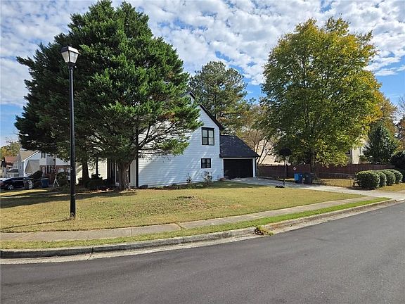 4th image of 3243 Oak Vista Way