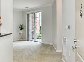 400 Cameron Station Blvd