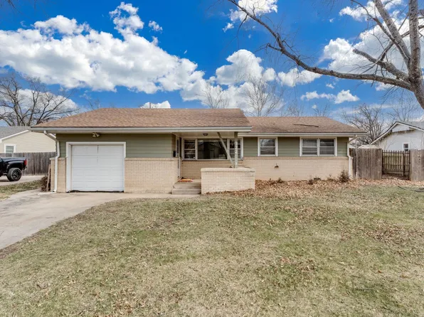 922 N Country Acres Ave, Wichita, KS 67212
