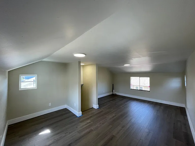 3241 Trinity St — Photo 10