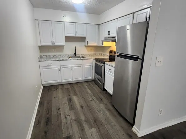 13714 N 20th St APT B, Tampa, FL 33613