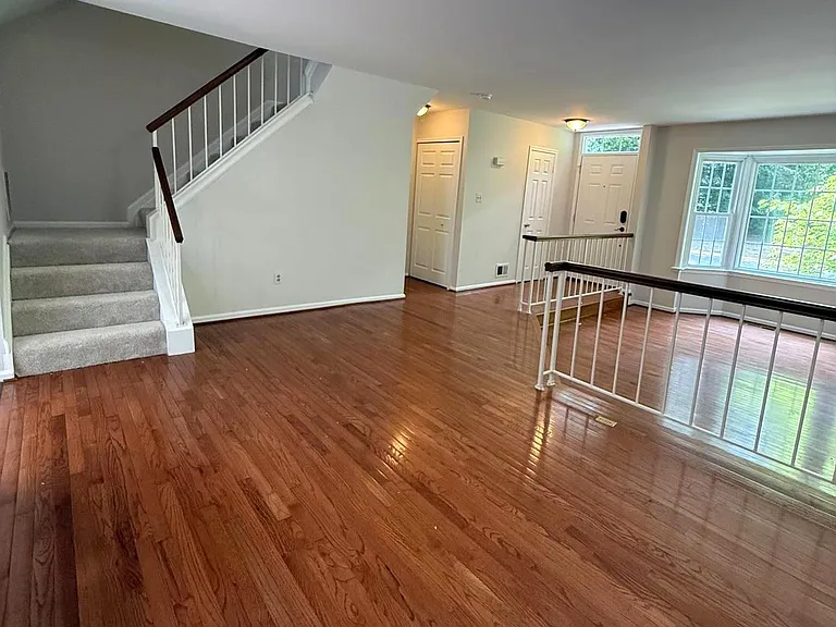 8442 Springfield Oaks Dr — Photo 4