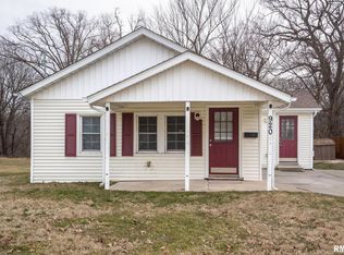 920 54th St #B, Moline, IL 61265
