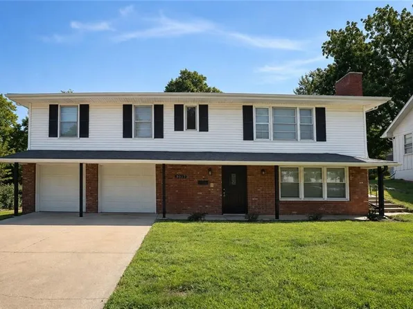 3017 S Hall Rd, Independence, MO 64052