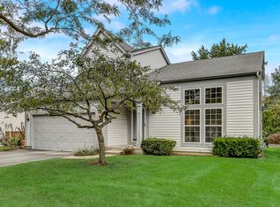 6049 Golfview Dr, Gurnee, IL