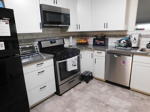 2nd image of 543 E Fountain Way
