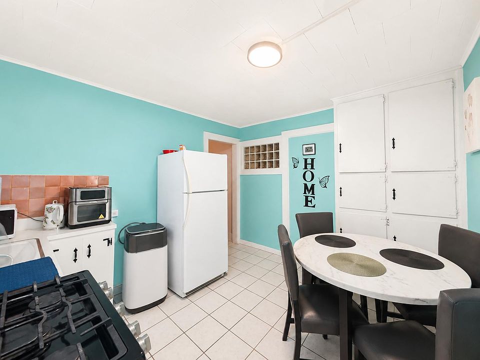 1st image of 522 Saddle River Rd #1