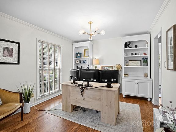 4th image of 4723 Meadowridge Dr