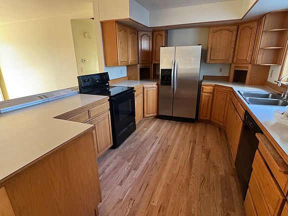 5th image of 1322 W Flamingo Ave