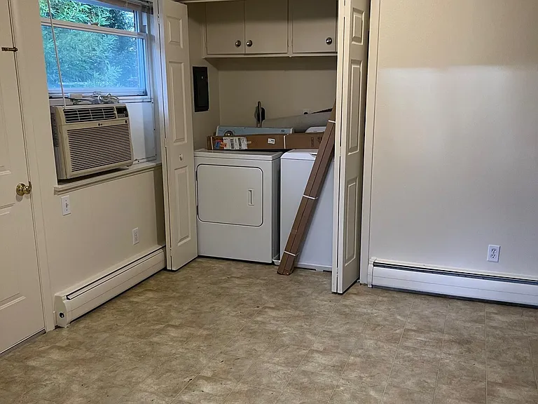 1802 Emery St — Photo 8